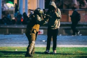 protestas-feministas-en-chile-un-violador-en-tu-camino-@elgringoporchile