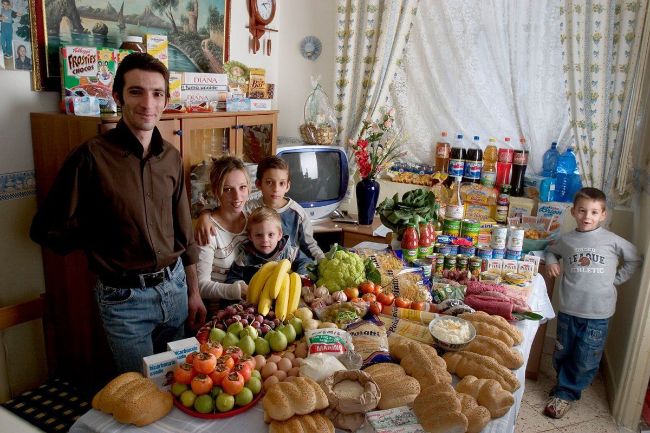 fotos-que-muestran-lo-que-come-una-familia-promedio-en-cada-pais