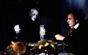 Nosferatu - Herzog, Kinski, 1979 - cenando