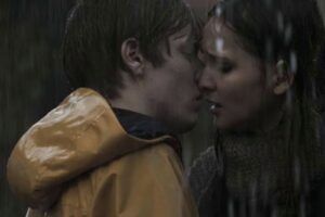 dark-final-de-temporada-netflix-personaje-beso-personajes