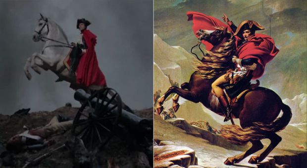 Napoleón cruzando los Alpes de Jacques-Louis David en María Antonieta de Sofia Coppola